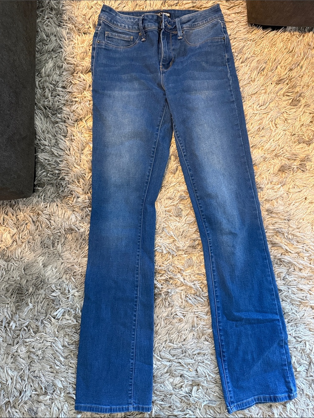 Fashion Nova Women's Flare Jeans in Medium Blue Wash
